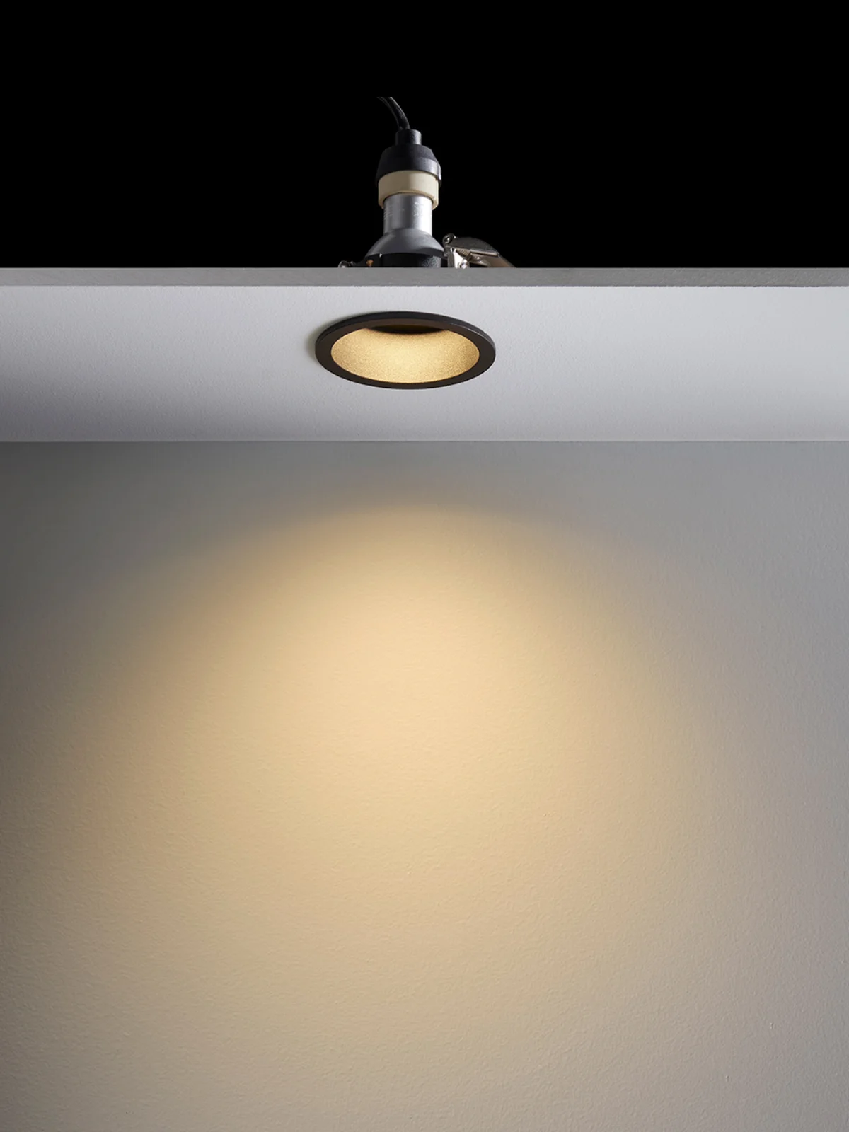 1 Light Recessed Downlight in Black
