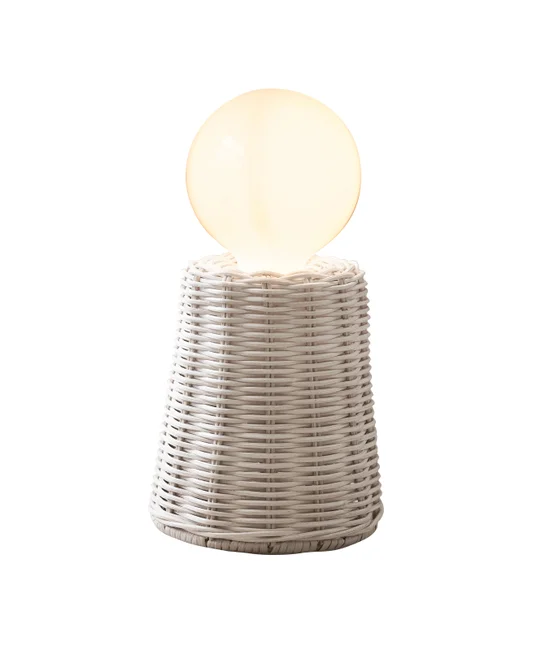 1 Light Table Lamp in White Rattan